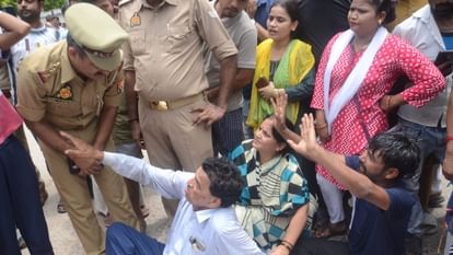 Kanpur Murder Son-in-law beat daughter like an animal murdered her and hung her body father made allegations