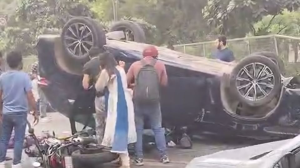 Delhi BMW Accident Serious injuries on head, face Navjot Singh hands and legs were broken words of cab driver